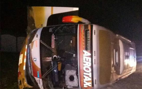 Accidente de bus interprovincial en la vía Santo Domingo – Quevedo