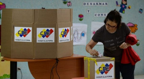 Venezuela: Maduro proclama “victoria tajante” en las elecciones regionales.