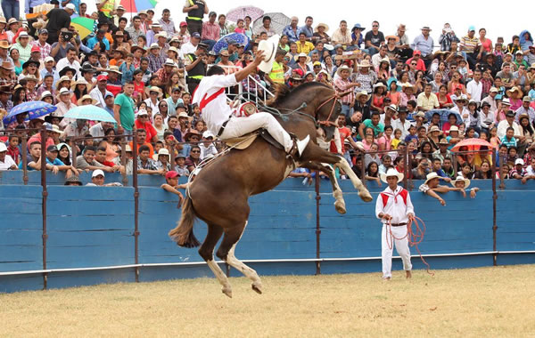 Raíces, tradición y costumbres