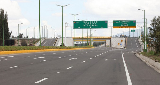 Presidente  llega a Los Ríos para elevar contratación de autopista