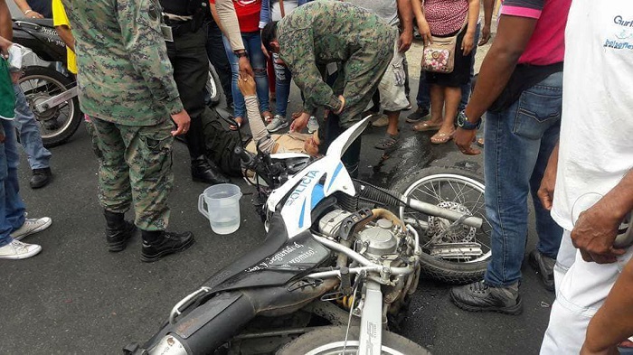 Quevedo: Policía se choca con vehículo de militares