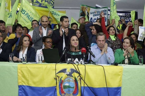 Rafael Correa se encuentra con dirigentes suspendidos de Alianza Pais.