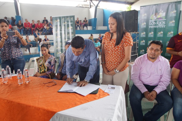 Firma de convenio para la juventud de Valencia