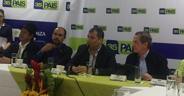Expresidente Correa denuncia que Gobierno intentó comprar votos en Corte Constitucional y que negoció mayoría en CNE para dar paso a consulta popular