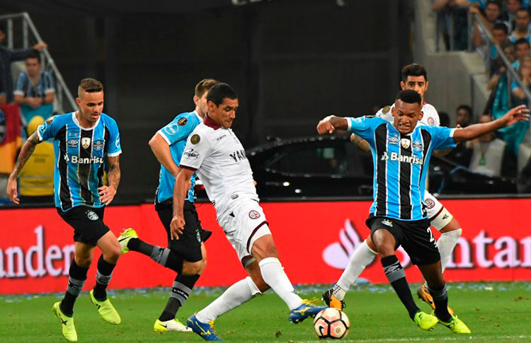 Gremio toma ventaja en el primer duelo final por la Gloria Eterna