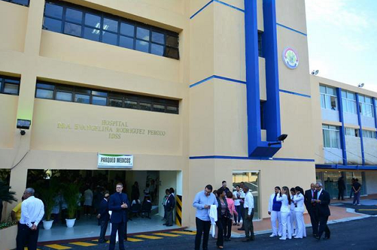 Recién nacido tiene quemaduras en 40% de su cuerpo tras incendio en Hospital la Mujer