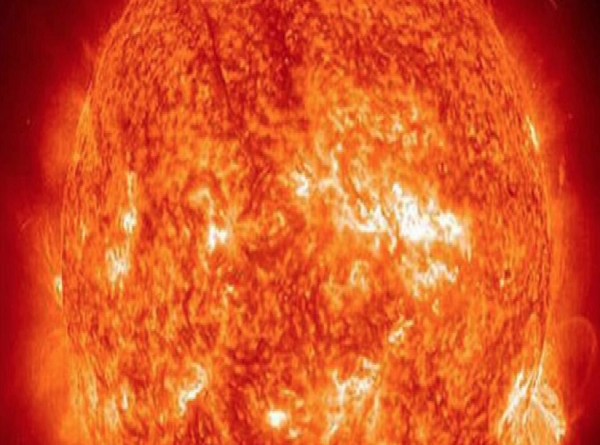 Científicos captan detalles de una estrella gigante roja