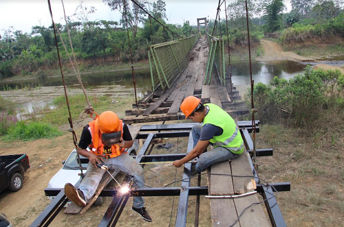 Prefectura rehabilita puente colgante en parroquia Febres Cordero