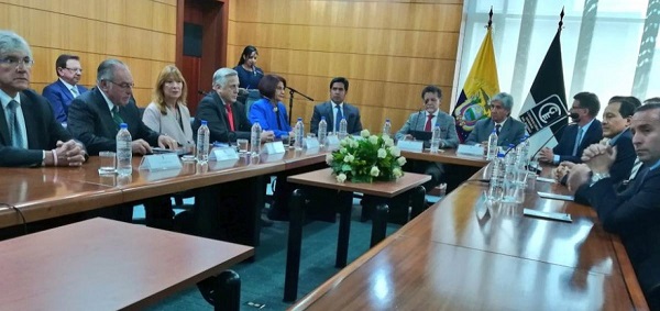 Expresidente Correa es uno de los exfuncionarios notificados por la Contraloría