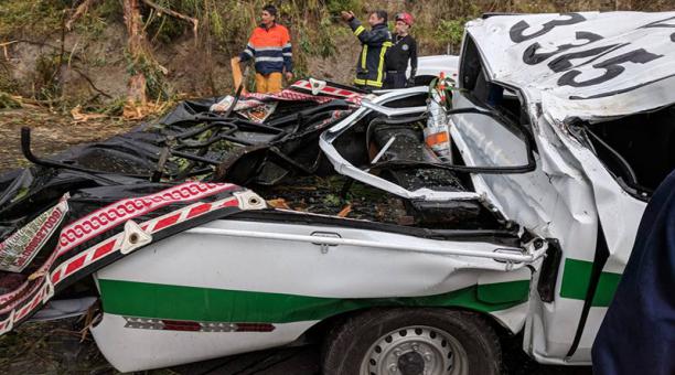 Un muerto, deslaves y taponamiento de alcantarillas en Ambato y Salcedo por las lluvias