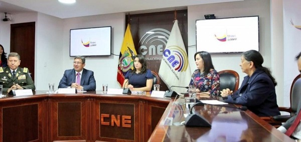 CNE firmó acuerdo con Ministerio del Interior y Policía para consulta popular