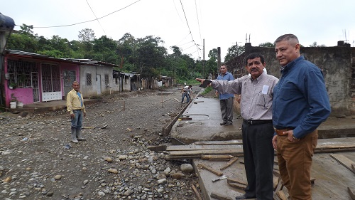 Alcalde Jorge Domínguez constata la ejecución obras en la parroquia Viva Alfaro