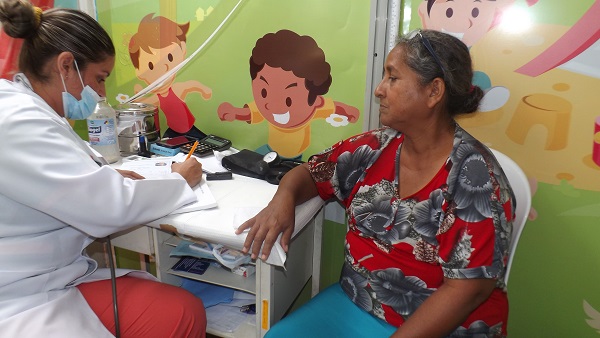 Clínica Móvil brinda atención de medicina preventiva en sector Cruz María en San Camilo