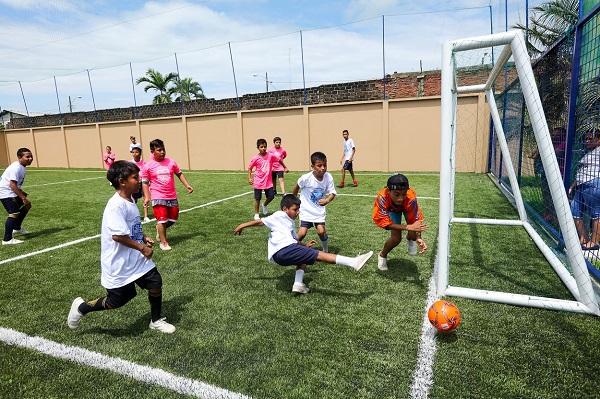 Alcaldía de Babahoyo construye más espacios para el deporte y la familia