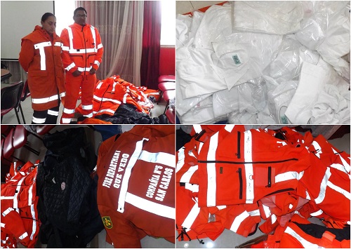 Donan más uniformes al Cuerpo de Bomberos Municipal de Quevedo