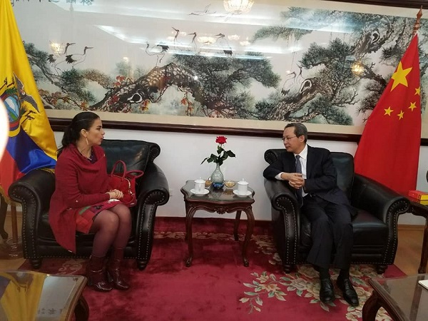 Alcaldesa de Baba mantuvo reunión con Wang Yulin embajador de China
