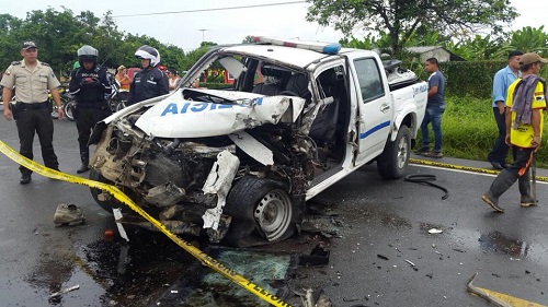 Miembros de la Policía Nacional sufren accidente en Buena Fe