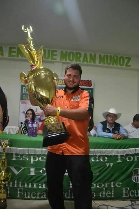 Rubén Guerrero ganó la regata de fuerabordismo Guayaquil-Vinces