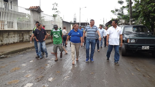 Asfaltado empezó en la parroquia urbana Siete de Octubre