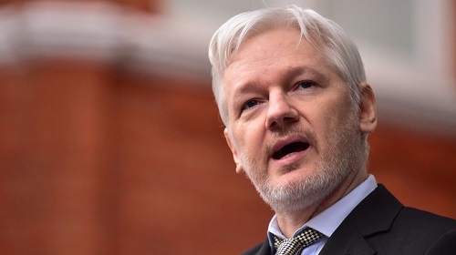 Julian Assange tiene suspendidas las comunicaciones al exterior