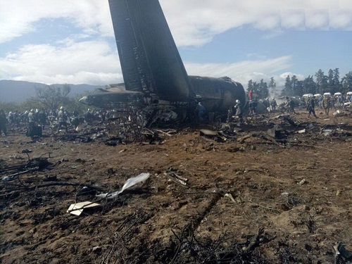 250 muertos en accidente aéreo en Argelia