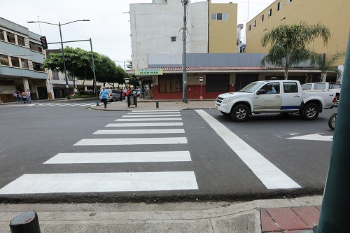 Optimizan la movilidad vial en Babahoyo con la puesta de señalética y semaforos