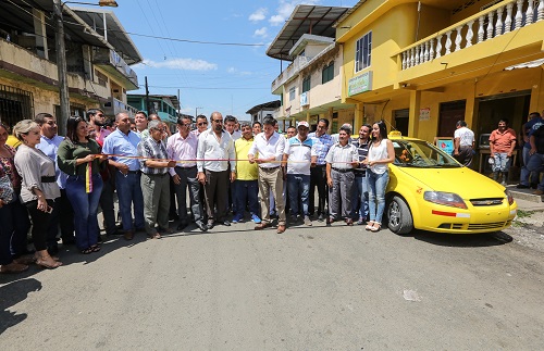 Habitantes de Febres Cordero ya cuentan con servicio de taxis