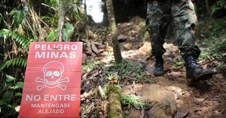 Un soldado colombiano muere en campo minado en región fronteriza colombiana