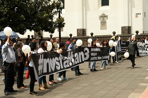 Familia de periodistas asesinados buscan la repatriación de los cuerpos