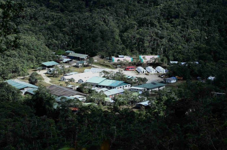 Autoridades investigan la retención de grupo revisor de minería al sur de Ecuador