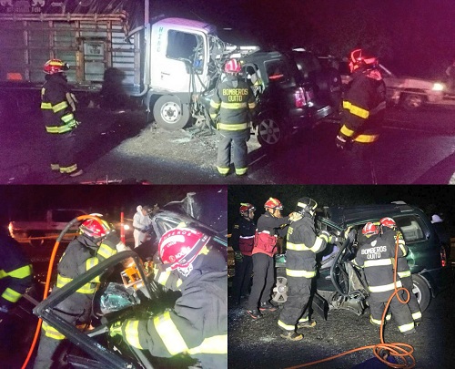 Cuatro personas fallecidas en accidente de tránsito sector de las Balvinas, Quito