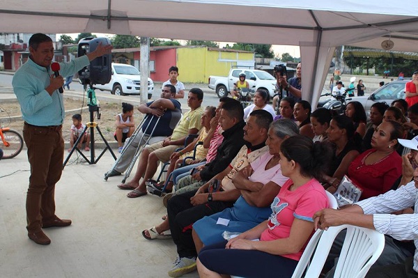 Alcalde participó de un conversatorio con moradores de la Venus