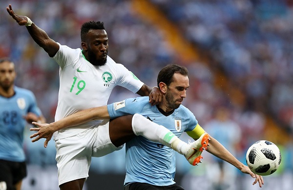 Uruguay vence a Arabia Saudí (1-0) y se mete junto a Rusia en octavos de final