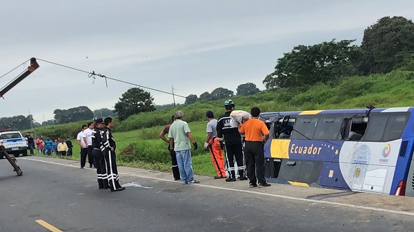 Conozca la lista de heridos del Bus Ecuador tras un volcamiento