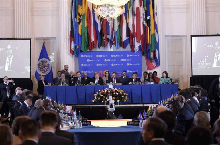 Venezuela dice que inició su salida de la OEA desde 2017