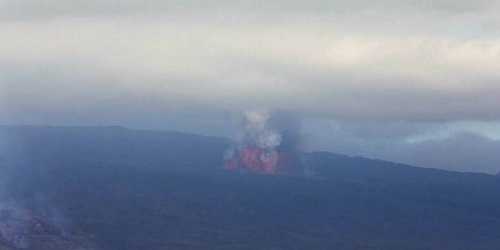 Tres sismos en Galápagos donde volcán entró en erupción