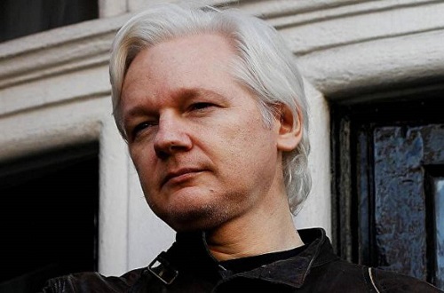 Presidente Moreno no ha dispuesto salida de Assange de la embajada