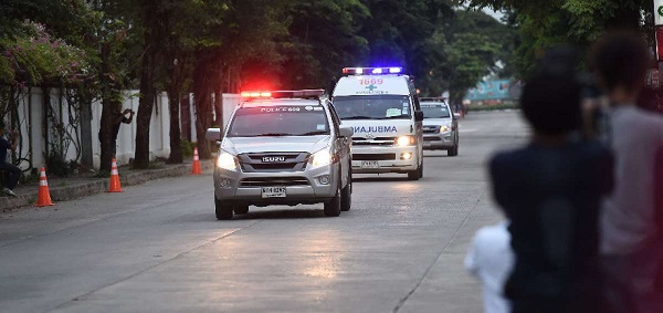 A salvo los 12 niños atrapados en una cueva de Tailandia