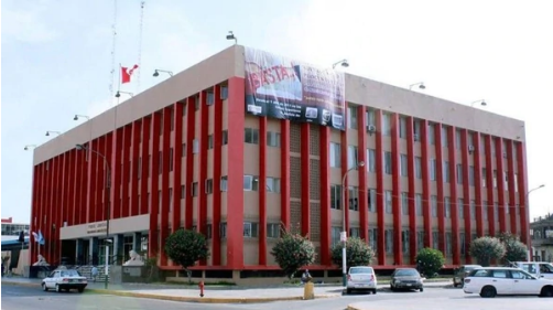 Perú: destituyeron al ministro de Justicia y suspendieron a 5 jueces por corrupción