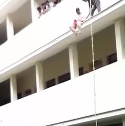 Joven estudiante muere al caer del tercer piso durante simulacro