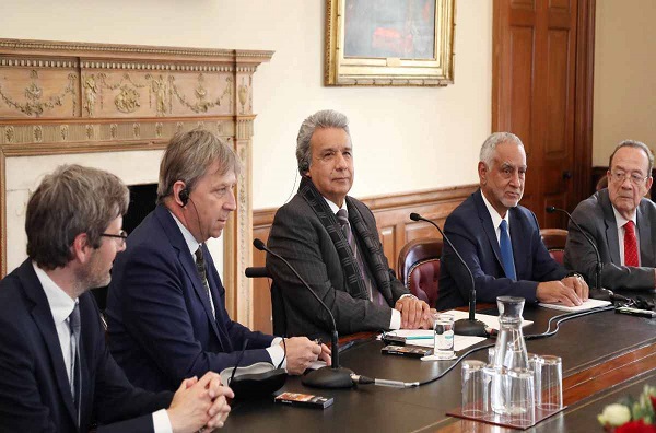 Presidente invita a empresarios europeos a invertir en Ecuador
