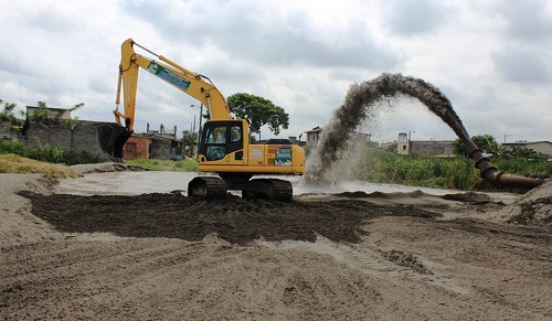 Gobierno transferirá recursos para relleno hidráulico en Babahoyo