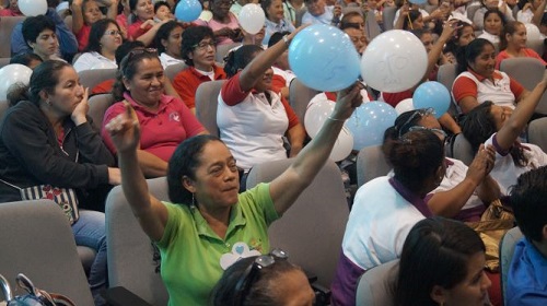 En el norte de Guayaquil se realizó reconocimiento público a cuidadores de personas con discapacidad