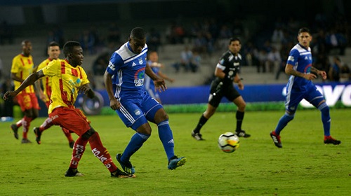 Emelec no tuvo problemas con el papá Aucas