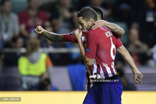 Atlético derrota al Madrid y gana la Supercopa europea