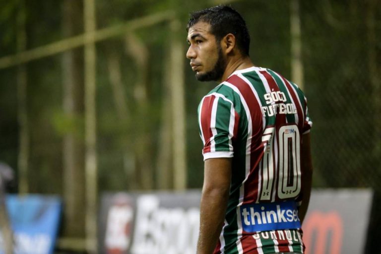Junior Sornoza se queda en Fluminense