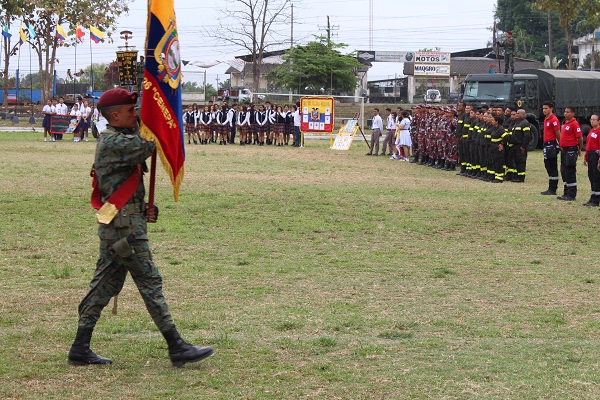 Se conmemoró el Día del Escudo Nacional y del Paracaidismo Ecuatoriano