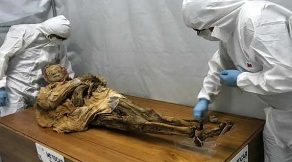 La momia de guano está ‘vivita’