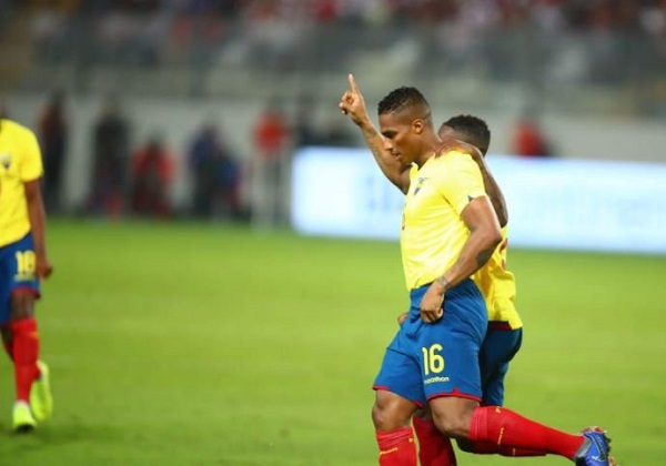 Ecuador jugará ante Panamá sin Antonio Valencia
