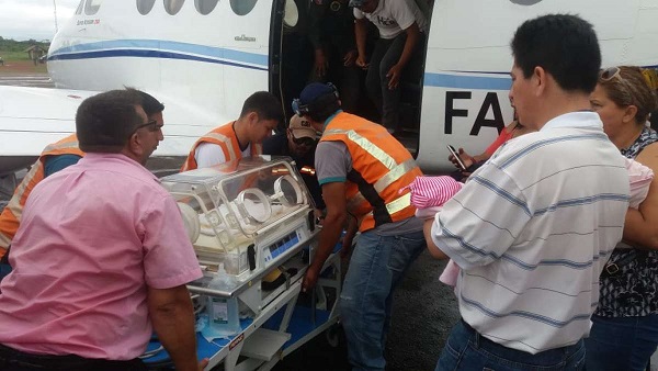 Exitosa operación a bebé con el corazón expuesto en Bolivia